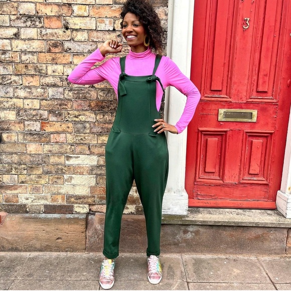 Snag overalls, green knit, size "G" (20-22), stretchy, pockets, spring - Picture 6 of 13